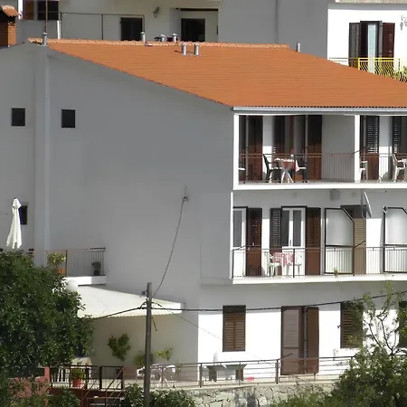 Lucija Apartment *